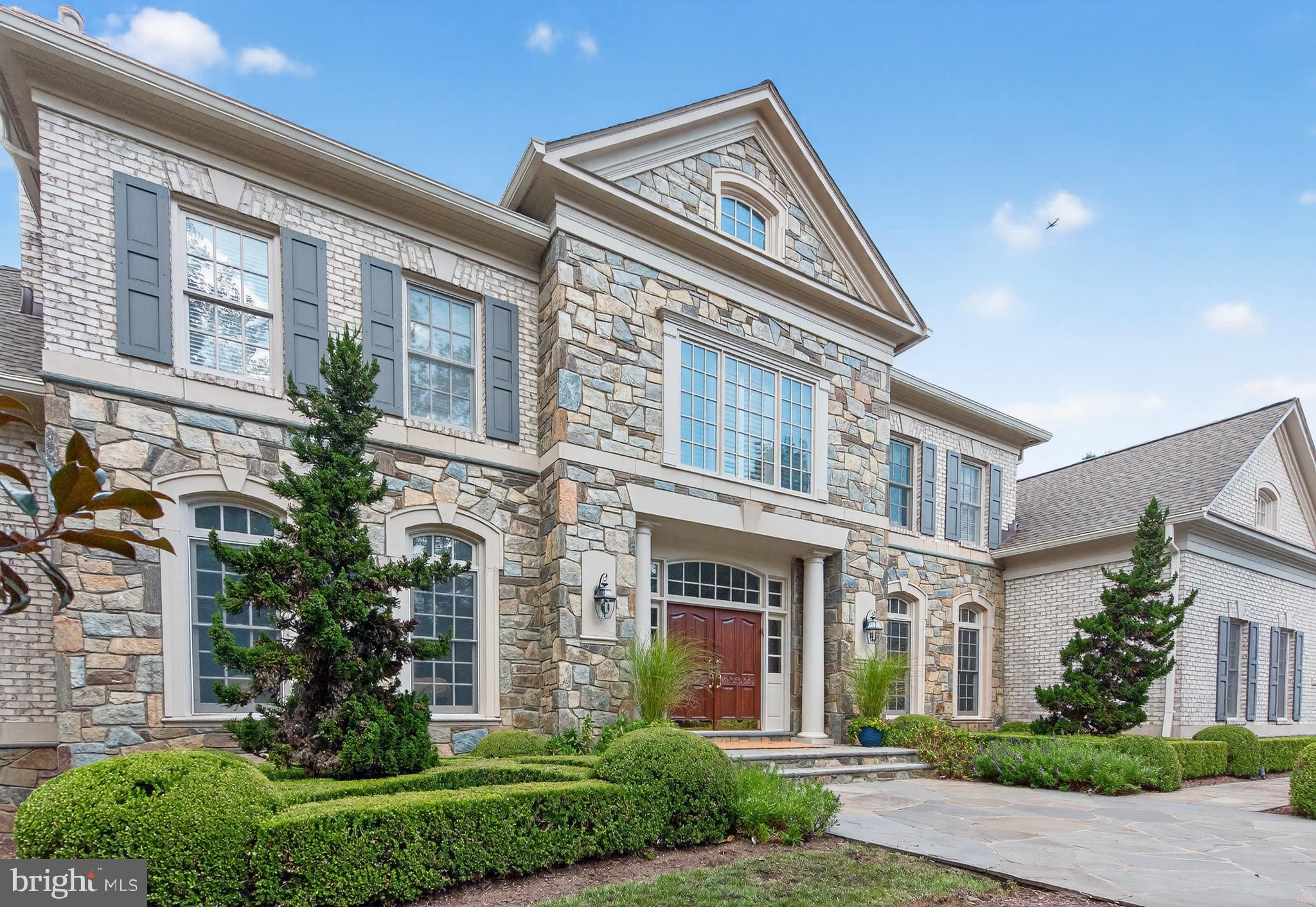 9864 WALKER GLEN COURT