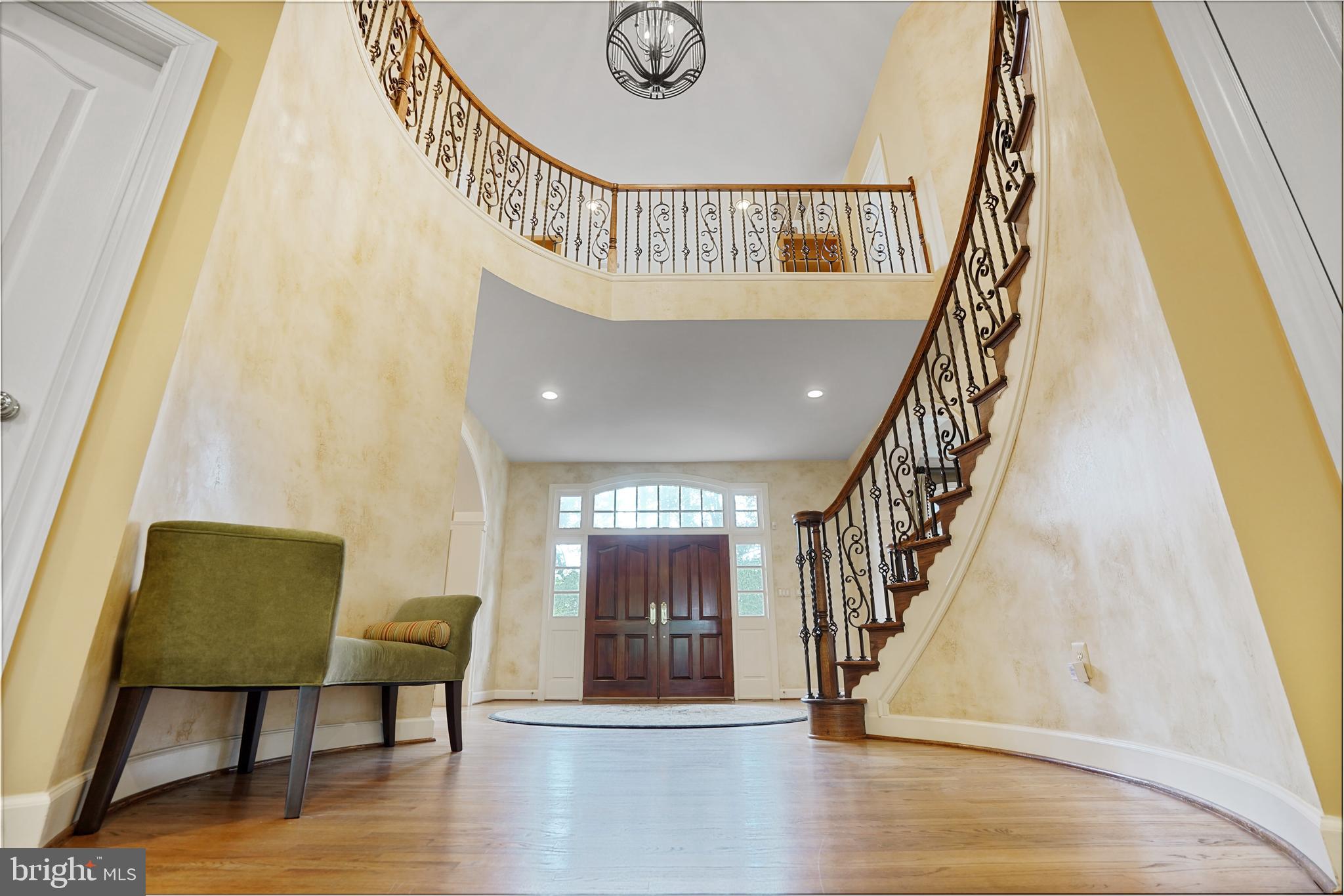 9864 WALKER GLEN COURT