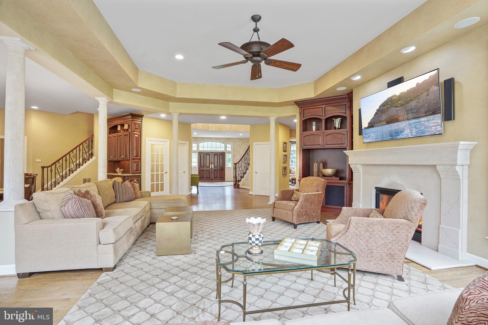 9864 WALKER GLEN COURT