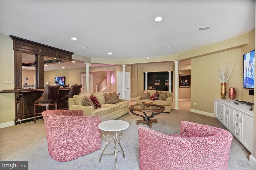 9864 WALKER GLEN COURT