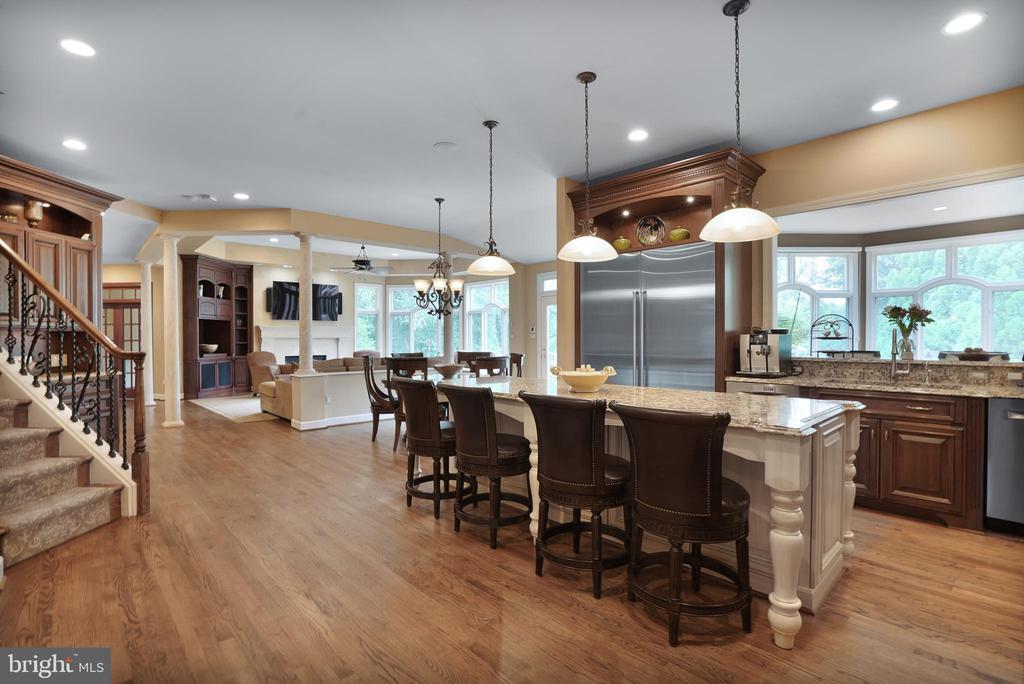 9864 WALKER GLEN COURT