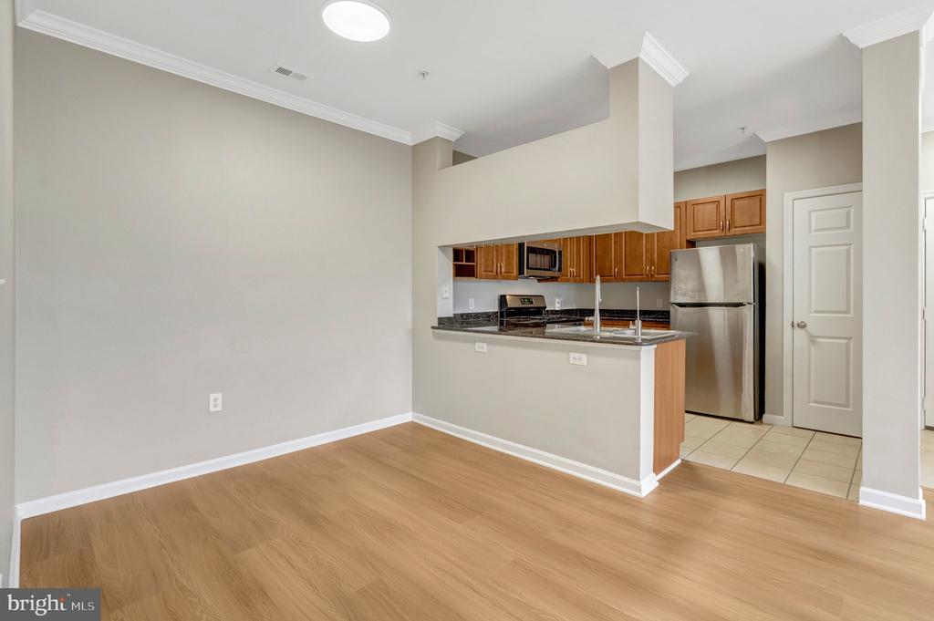 12104 GARDEN GROVE CIRCLE 401