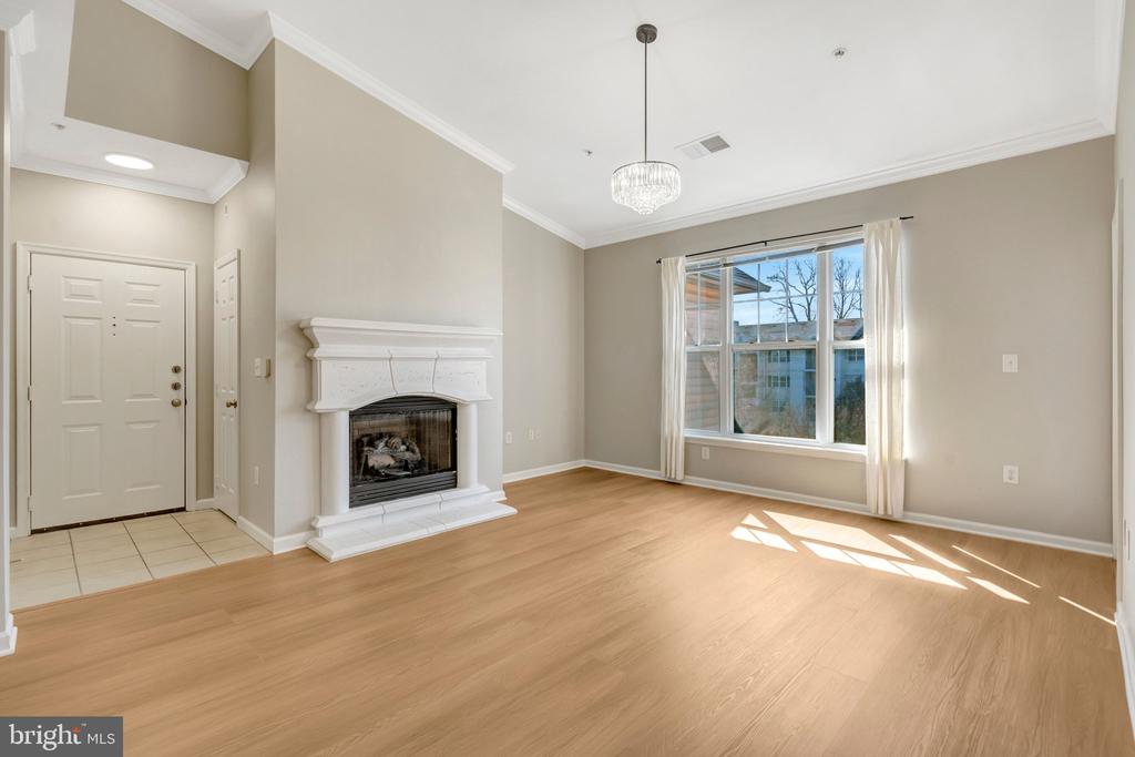 12104 GARDEN GROVE CIRCLE 401