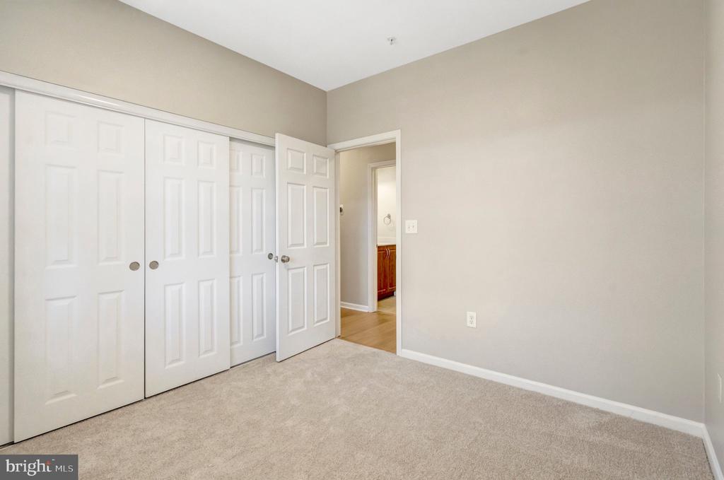 12104 GARDEN GROVE CIRCLE 401