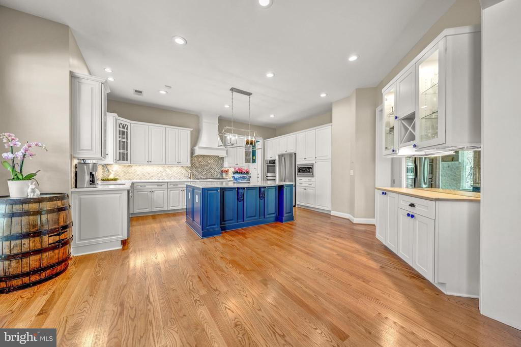 6190 ADELINE COURT