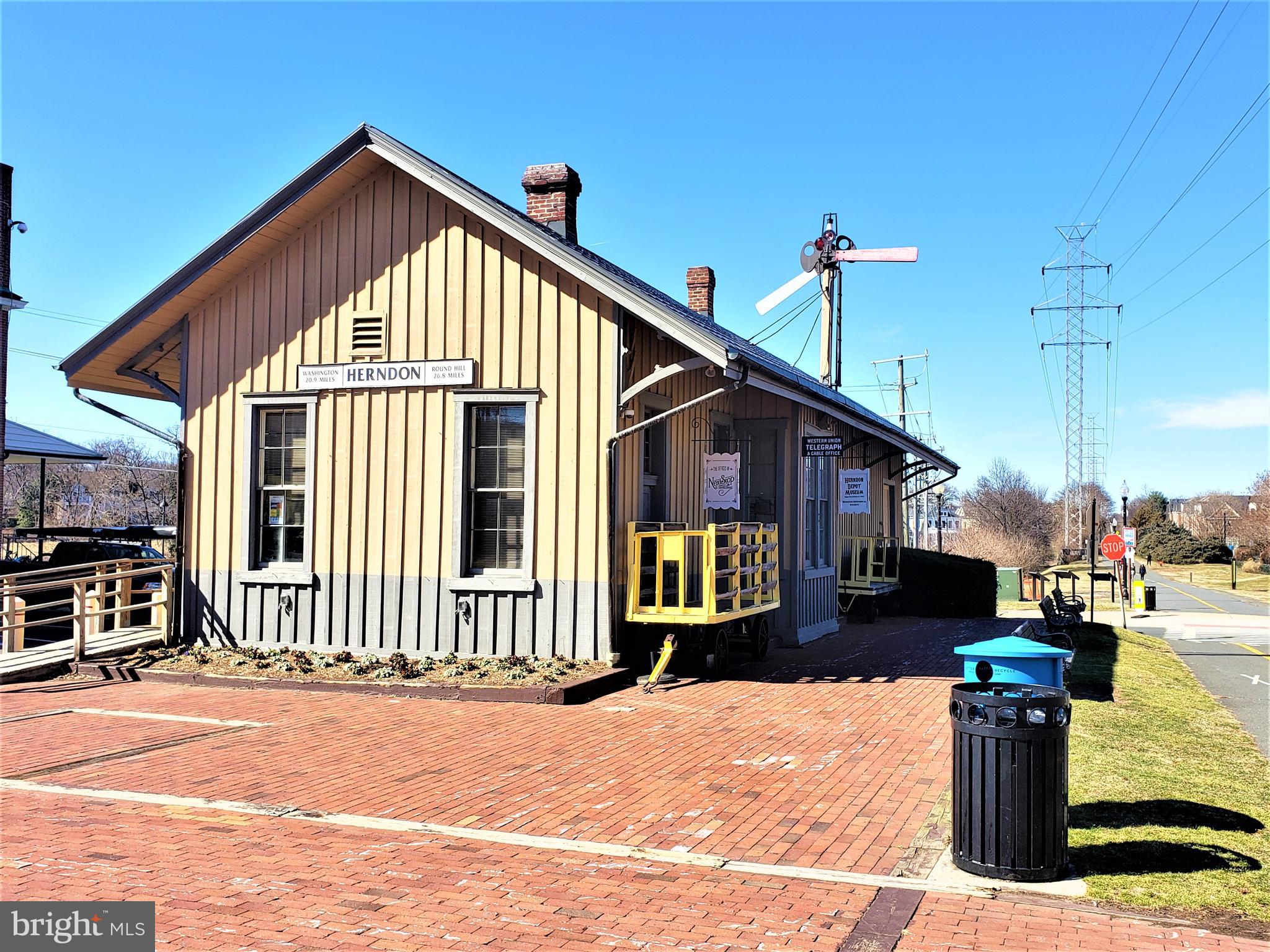 803 ELDEN STREET