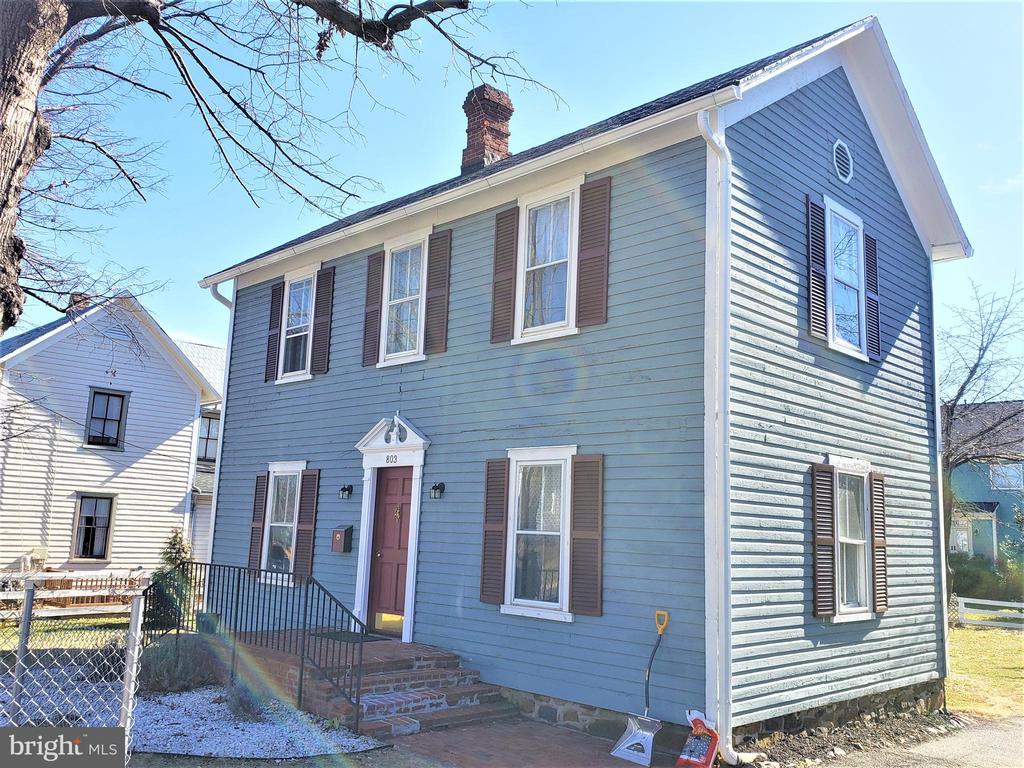 803 ELDEN STREET