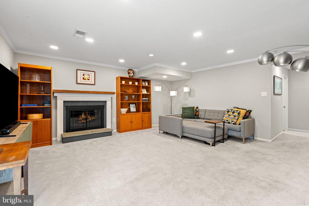 9864 HIGH WATER COURT
