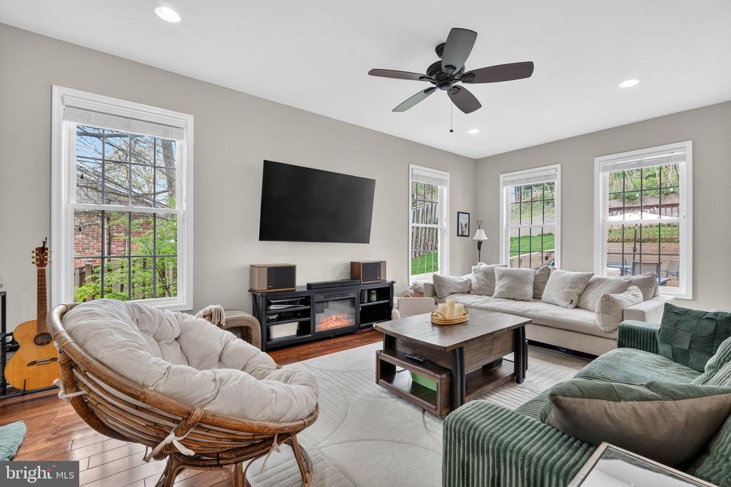 3112 SPRING DRIVE