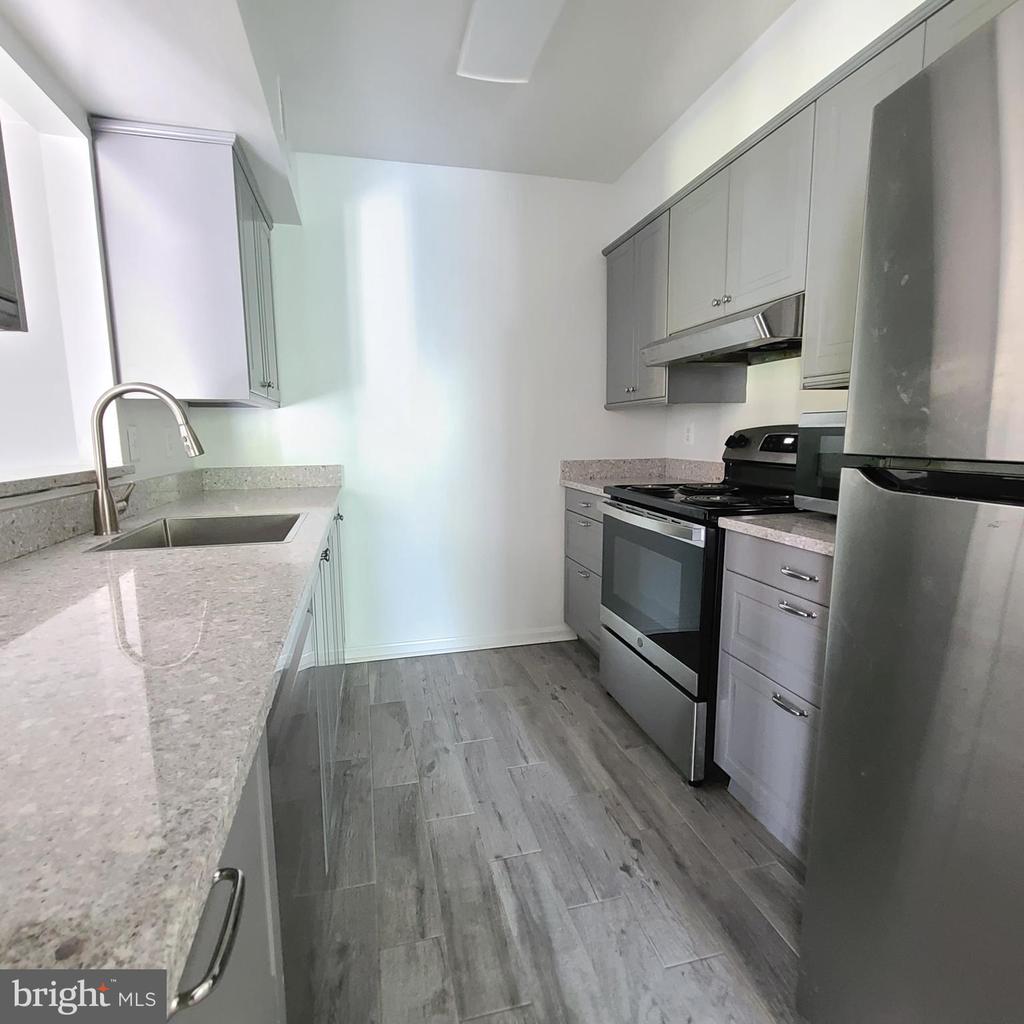5829 ORCHARD HILL COURT 5829