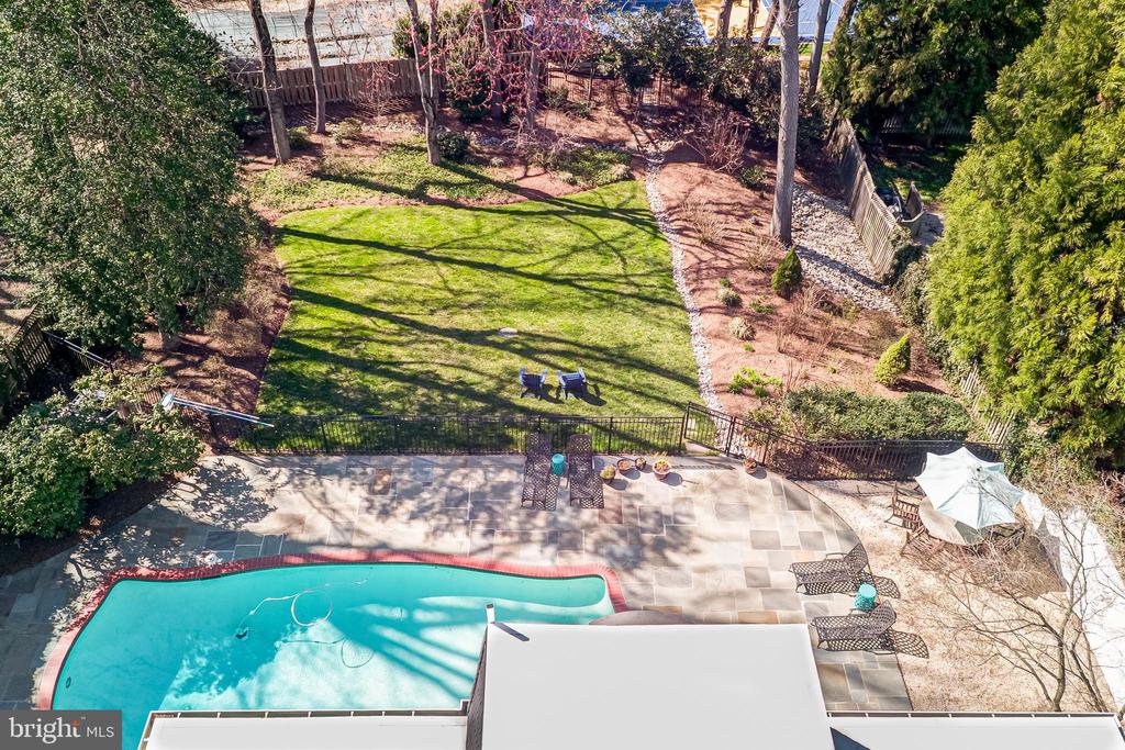 1513 HIGHWOOD DRIVE