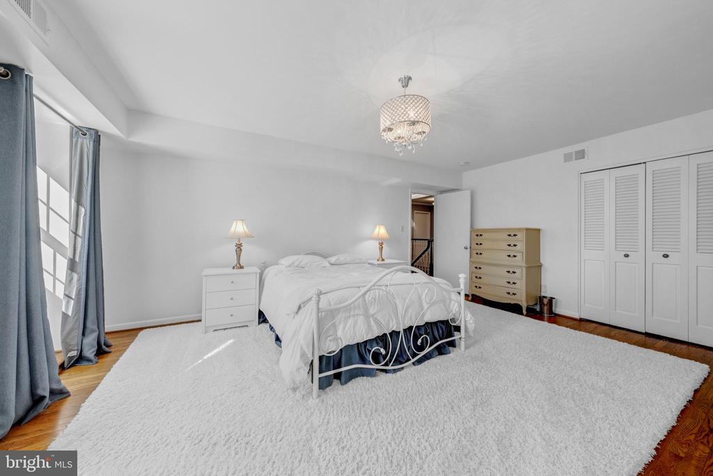 1513 HIGHWOOD DRIVE