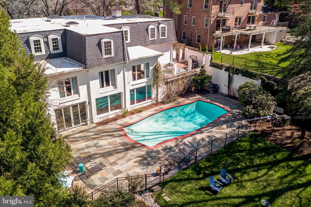 1513 HIGHWOOD DRIVE