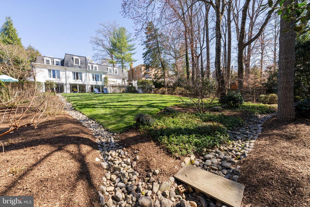 1513 HIGHWOOD DRIVE