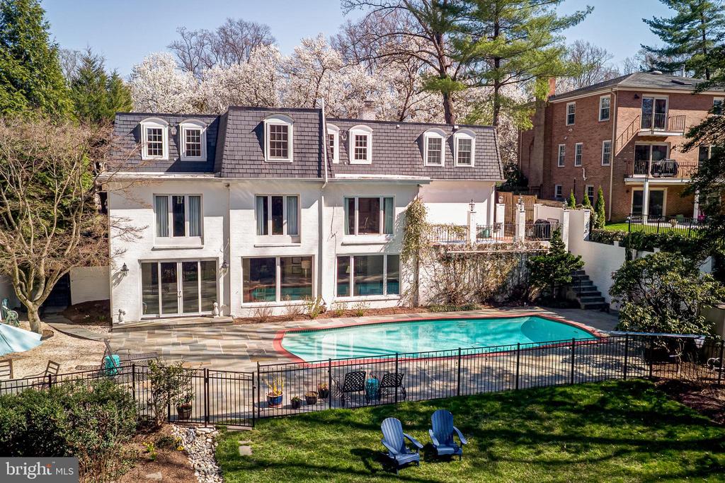 1513 HIGHWOOD DRIVE