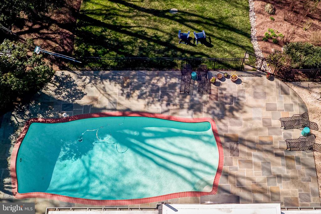 1513 HIGHWOOD DRIVE