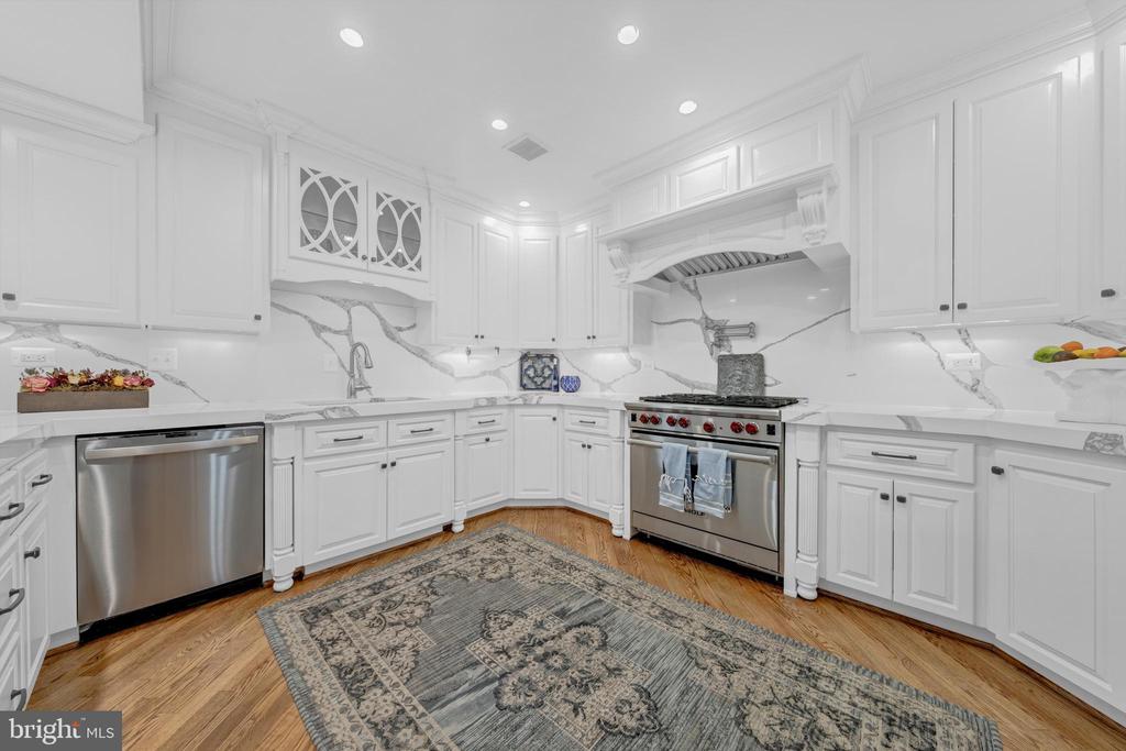 1513 HIGHWOOD DRIVE