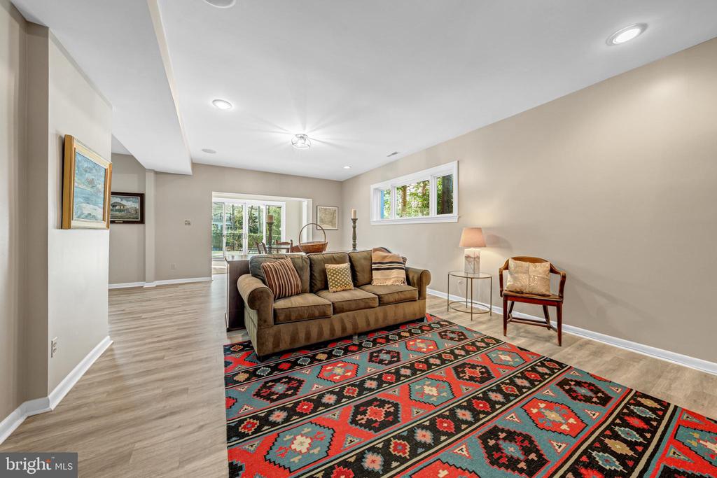 1513 HIGHWOOD DRIVE