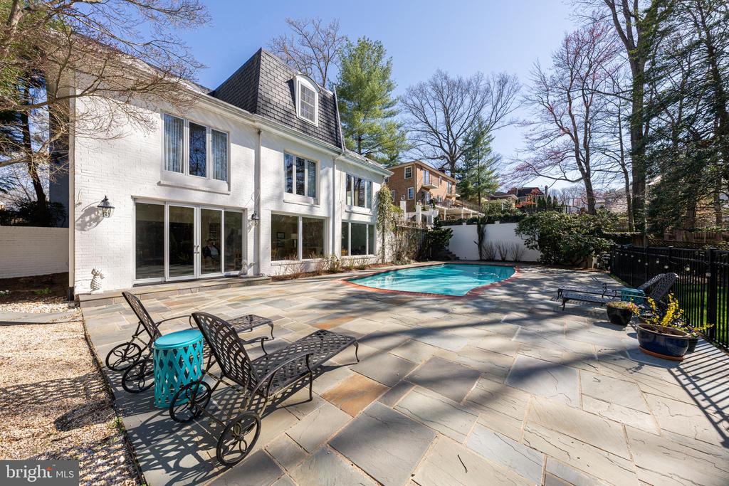 1513 HIGHWOOD DRIVE