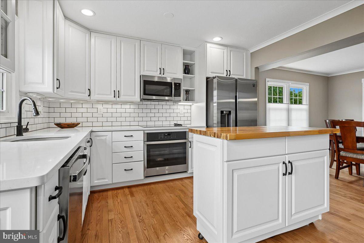 6404 KINGS LANDING ROAD