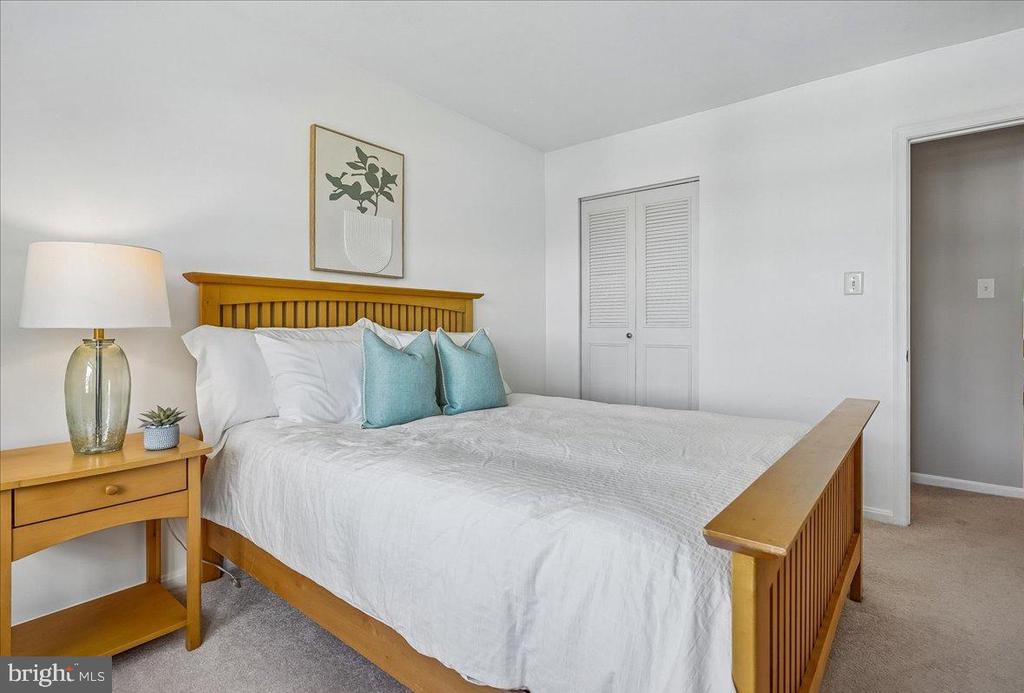 6404 KINGS LANDING ROAD