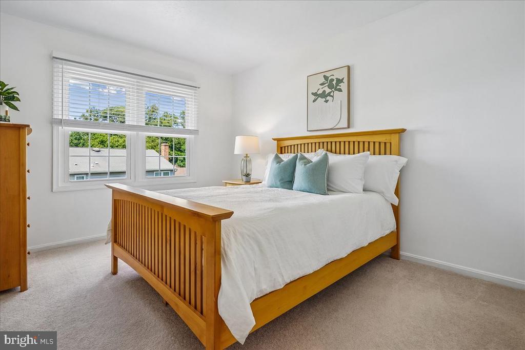 6404 KINGS LANDING ROAD