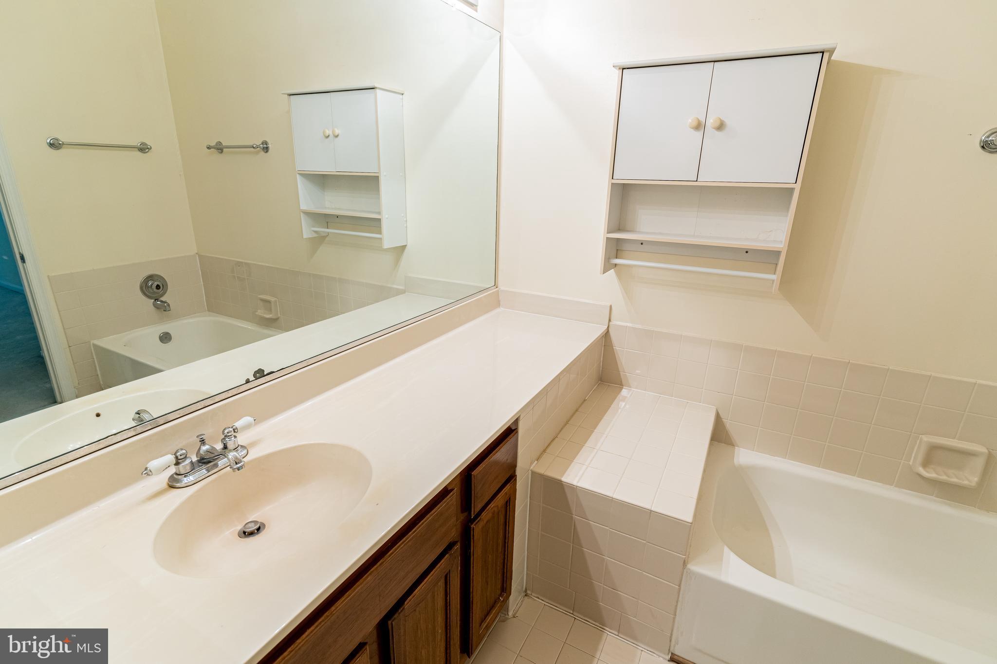 2162 KINGS GARDEN WAY