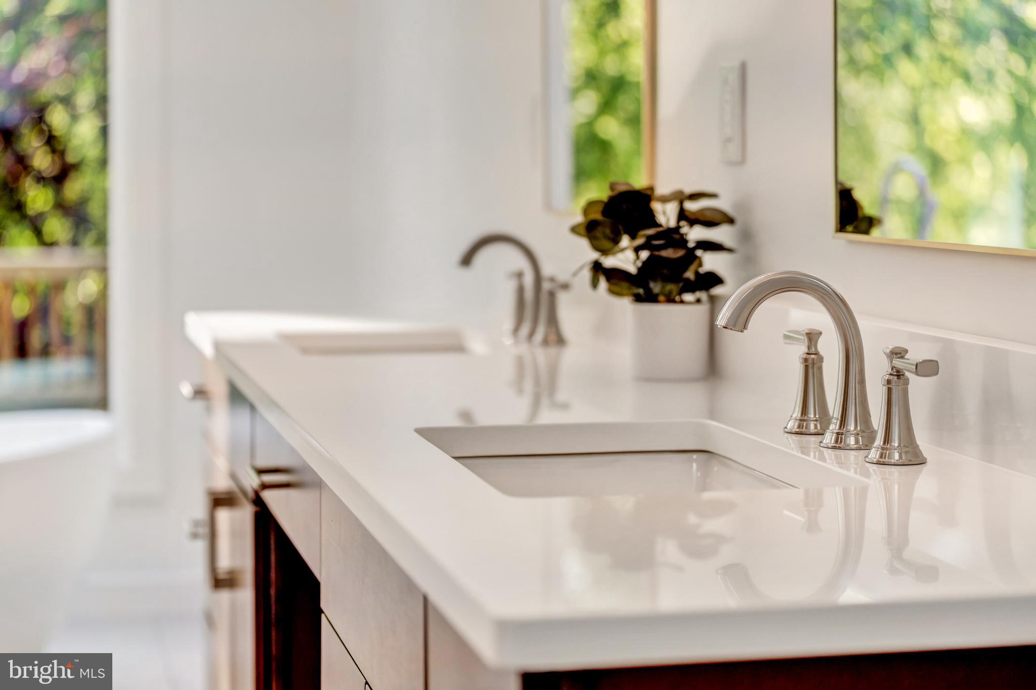 125 EAGLES MERE ROAD