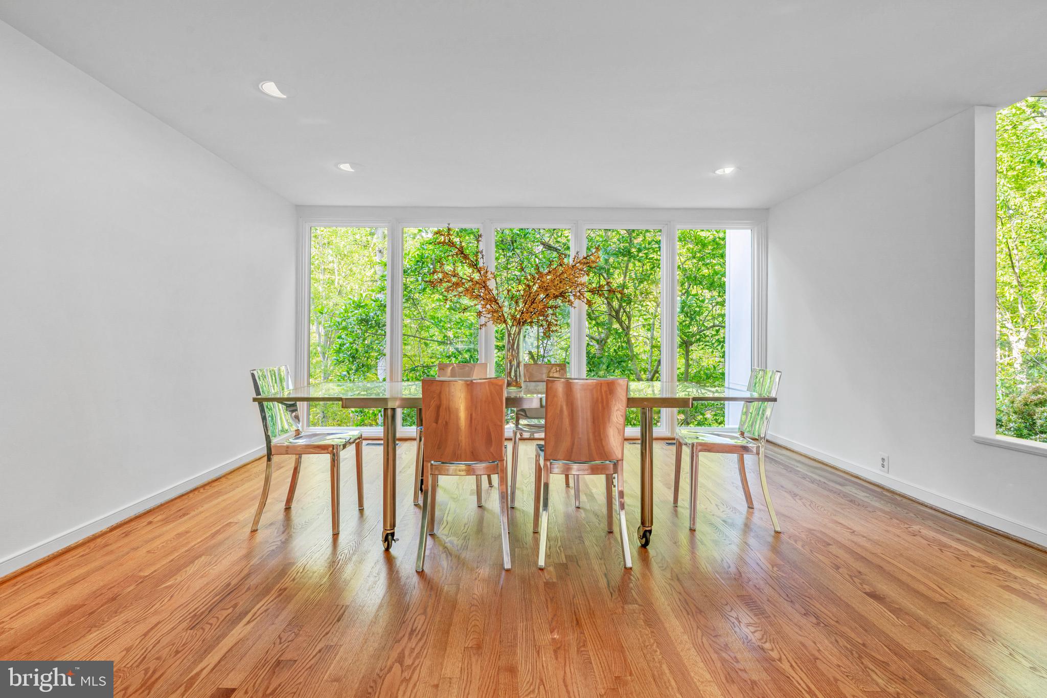 125 EAGLES MERE ROAD