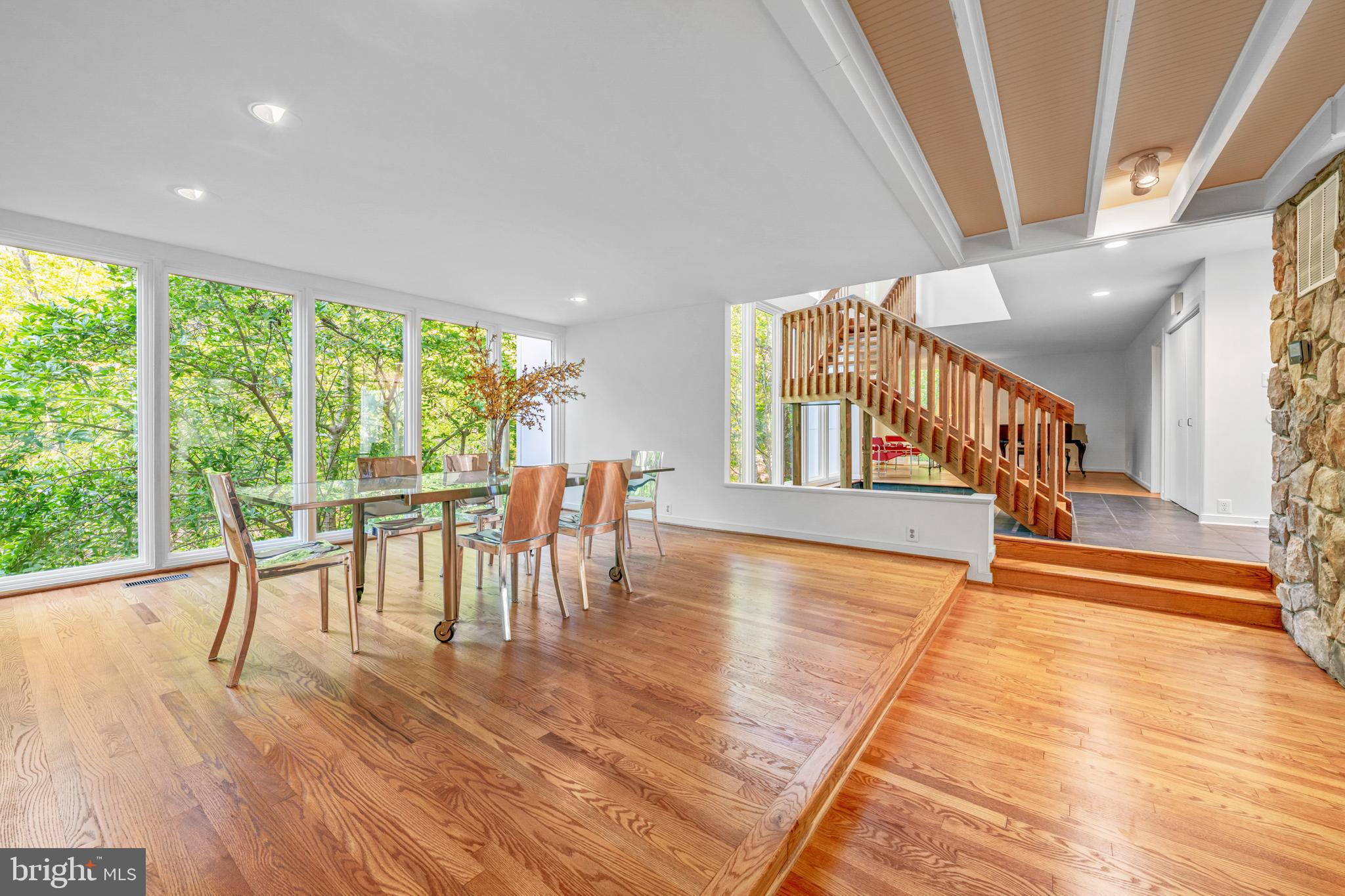 125 EAGLES MERE ROAD