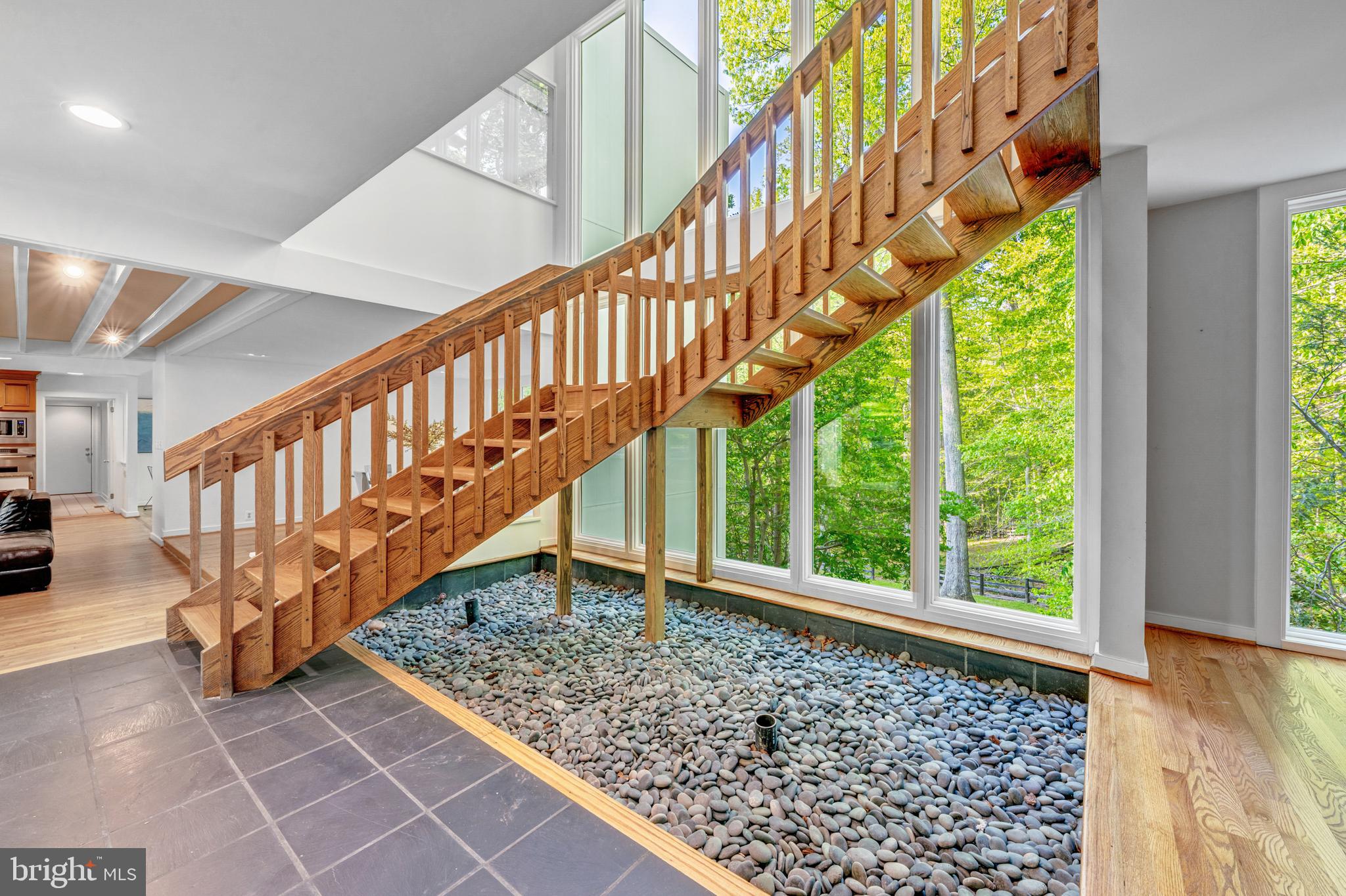 125 EAGLES MERE ROAD