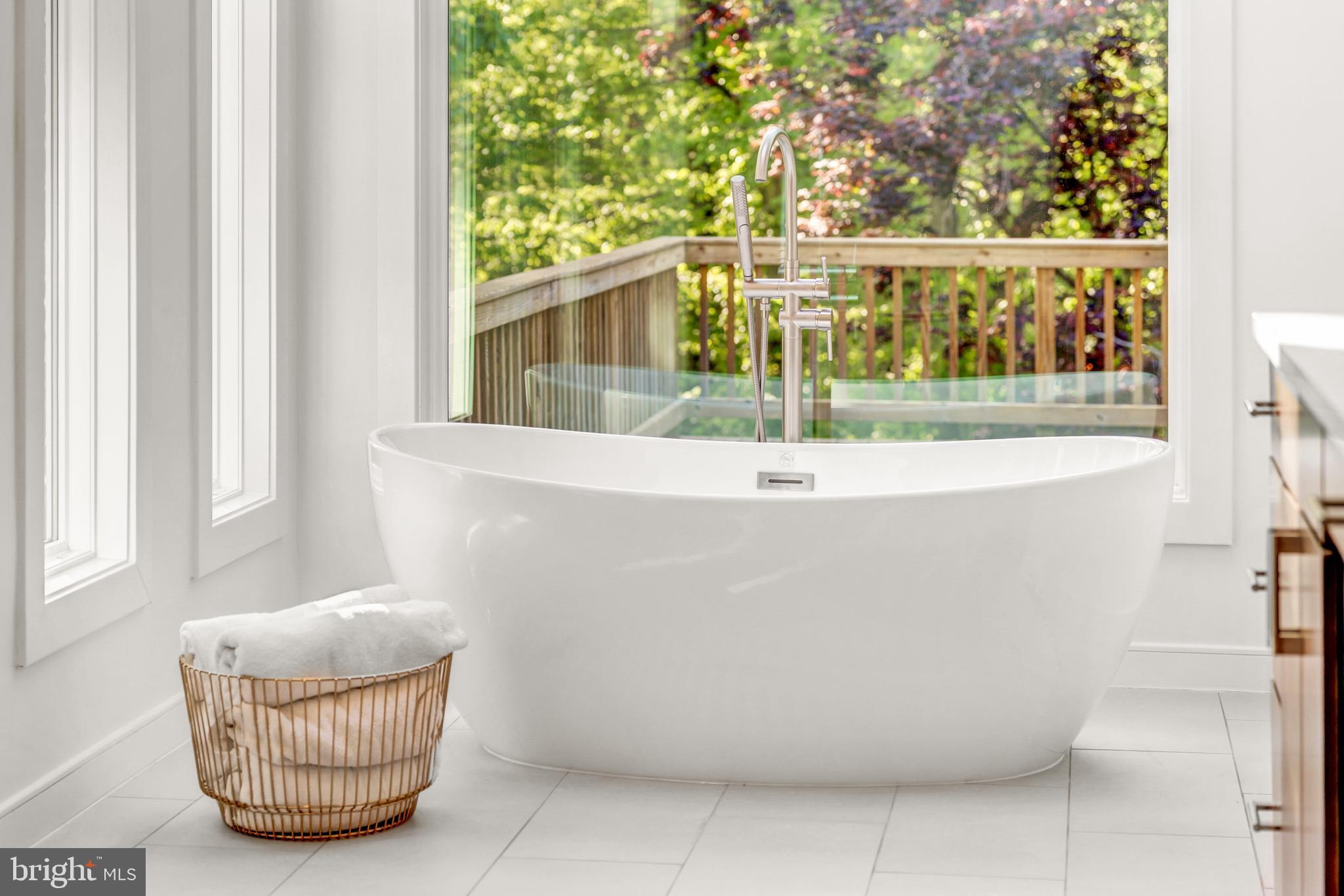 125 EAGLES MERE ROAD