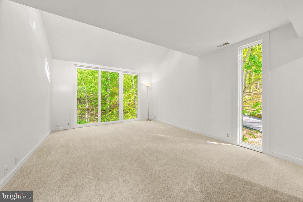 125 EAGLES MERE ROAD