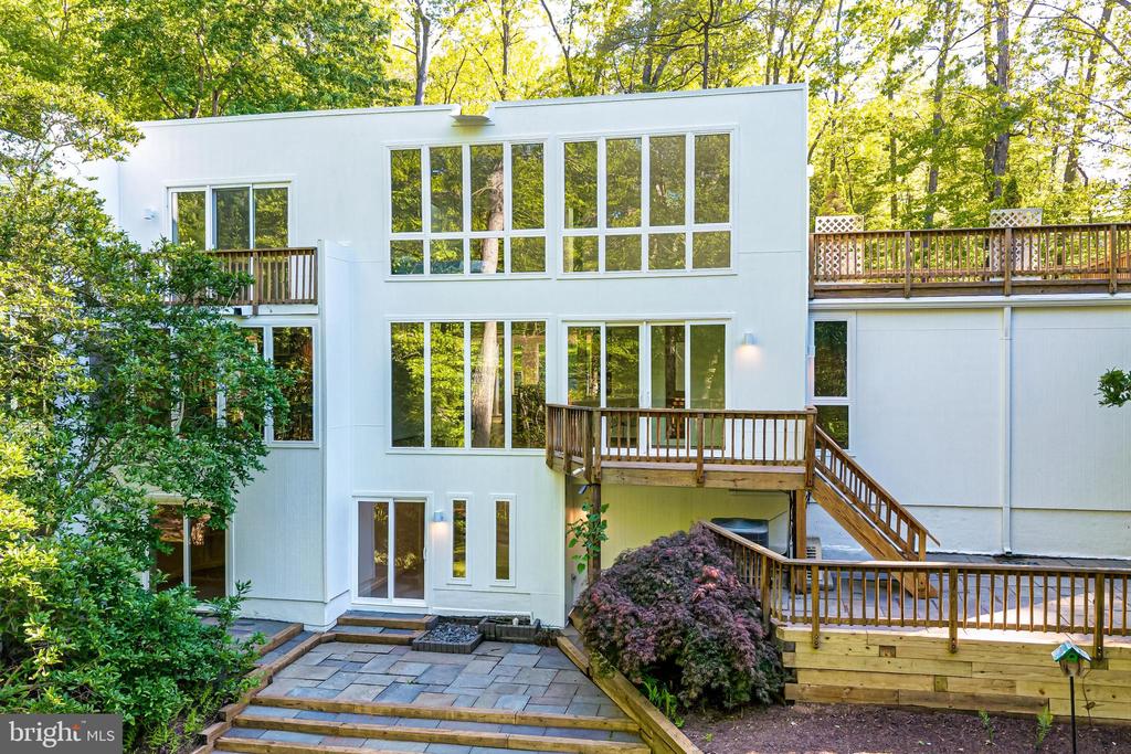 125 EAGLES MERE ROAD