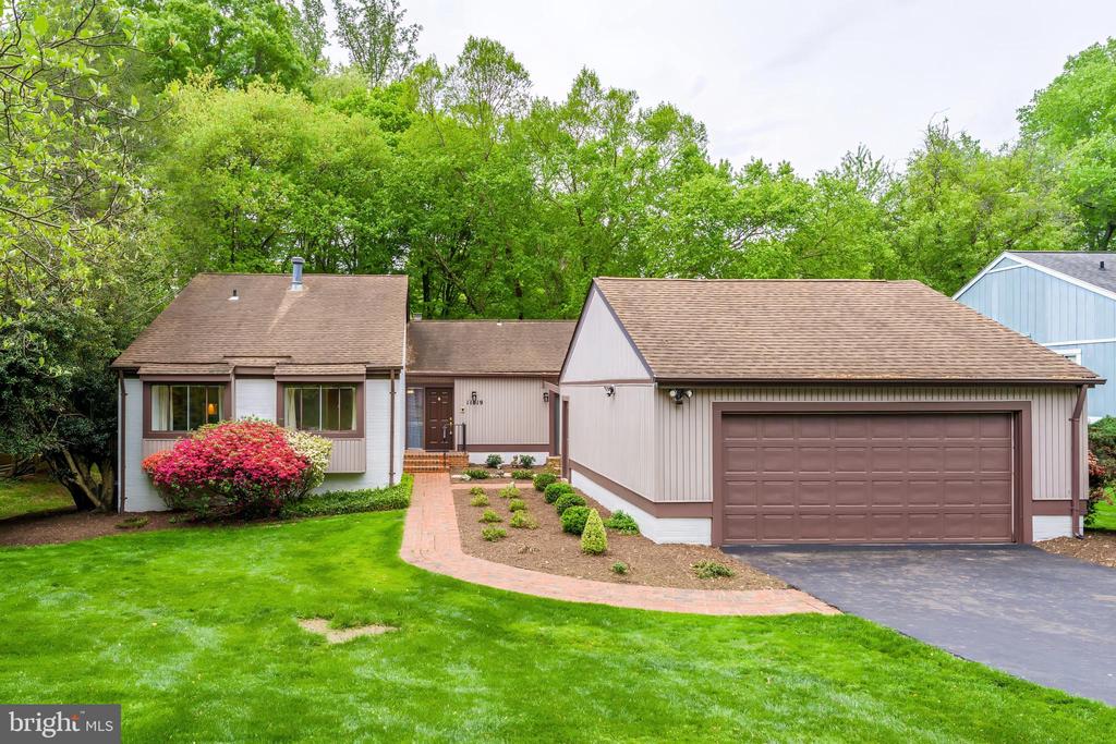 11819 BLUE SPRUCE ROAD
