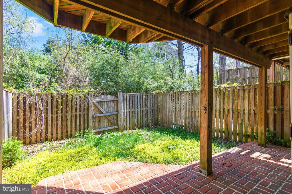 7391 STREAM WAY