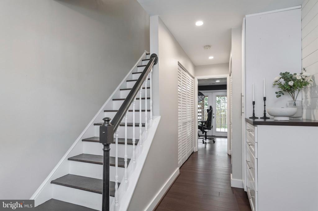 7391 STREAM WAY