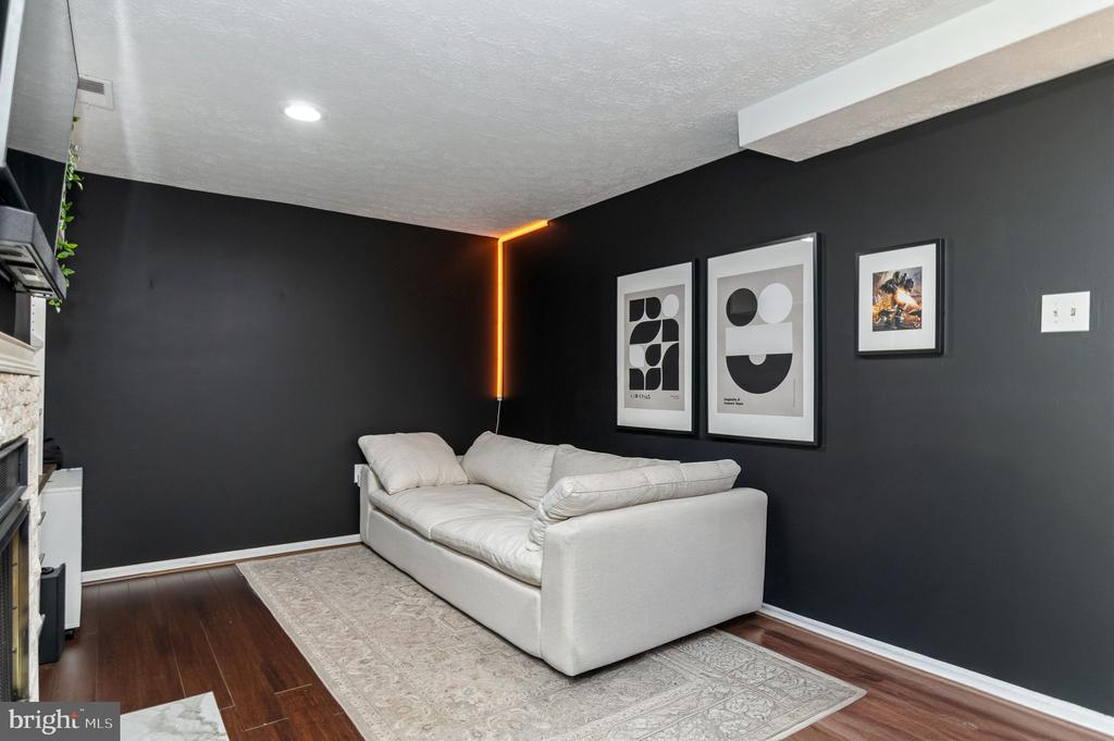 7391 STREAM WAY