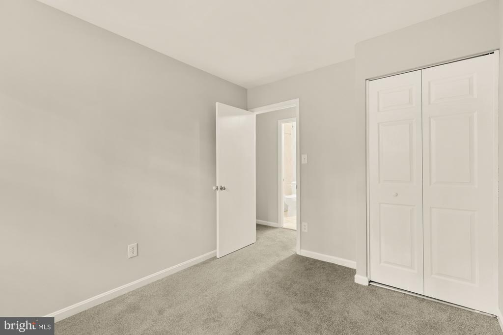 5039 HEAD COURT
