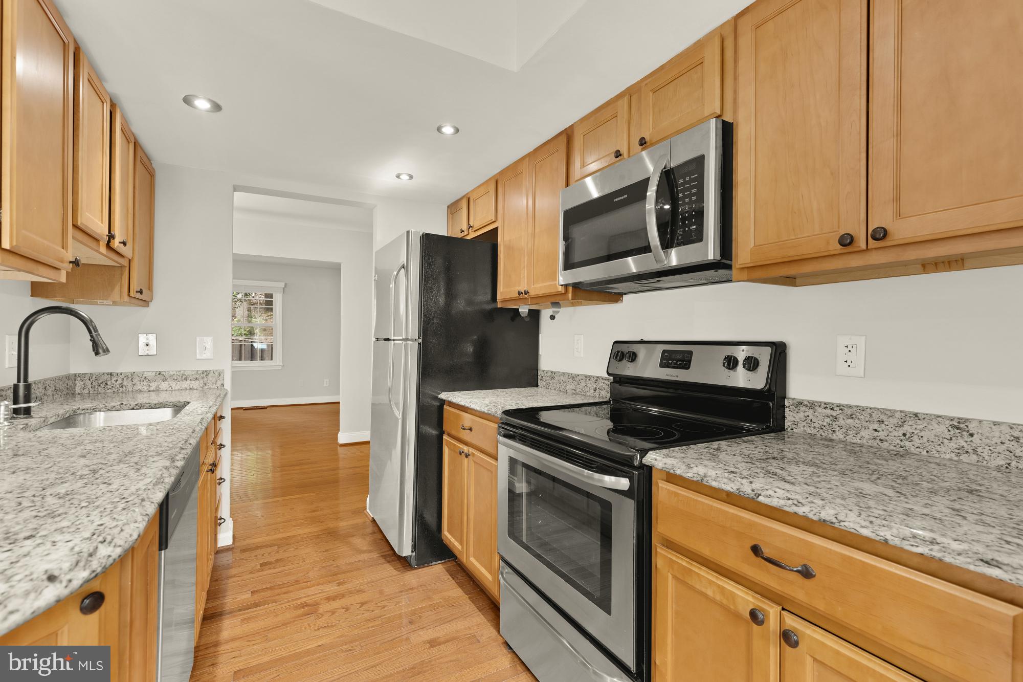 5039 HEAD COURT