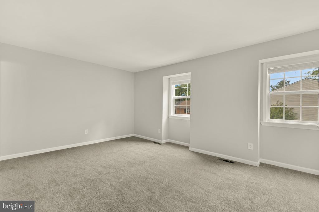 5039 HEAD COURT