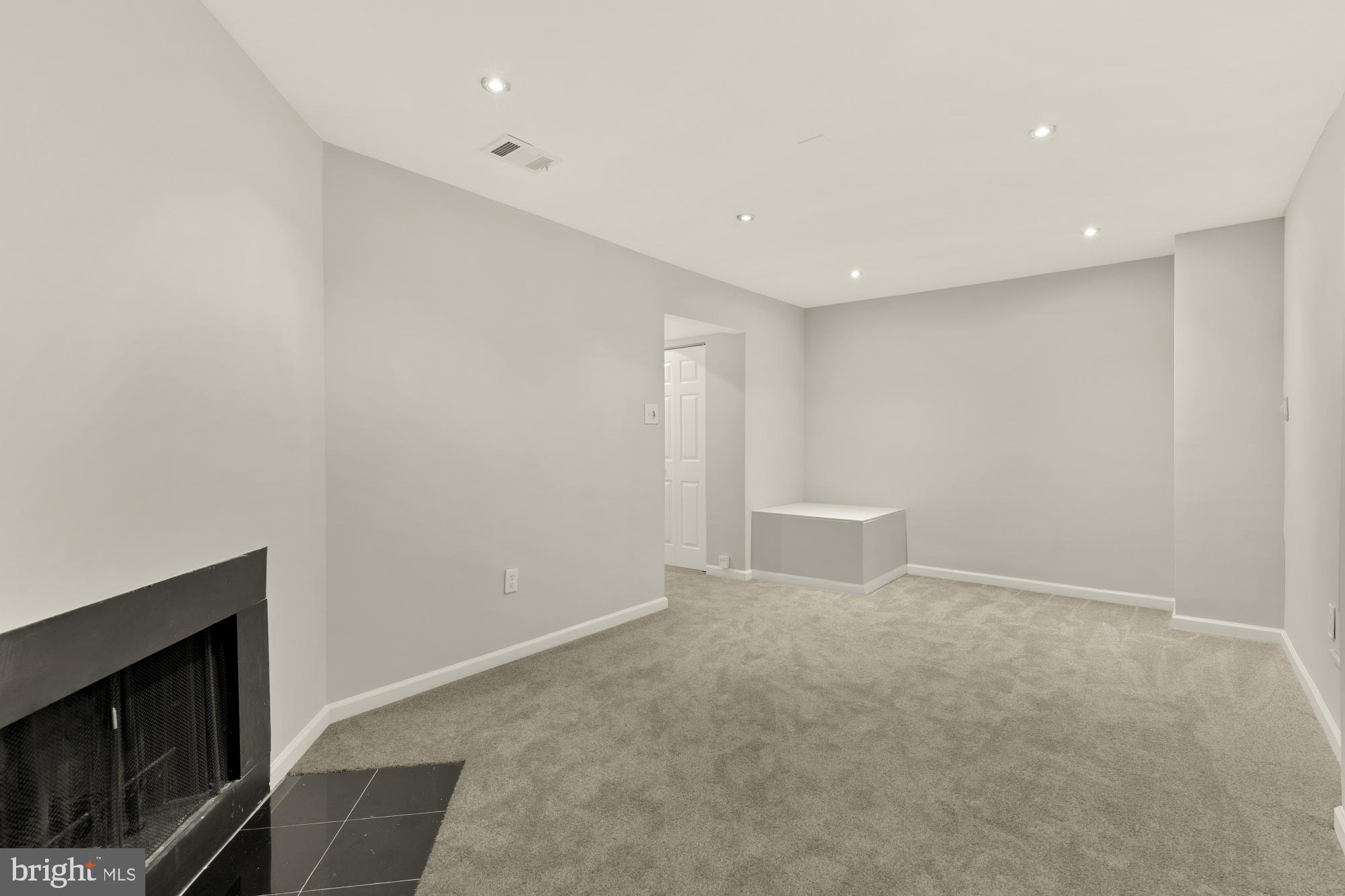5039 HEAD COURT