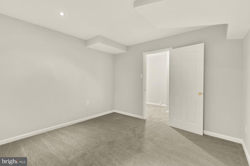 5039 HEAD COURT