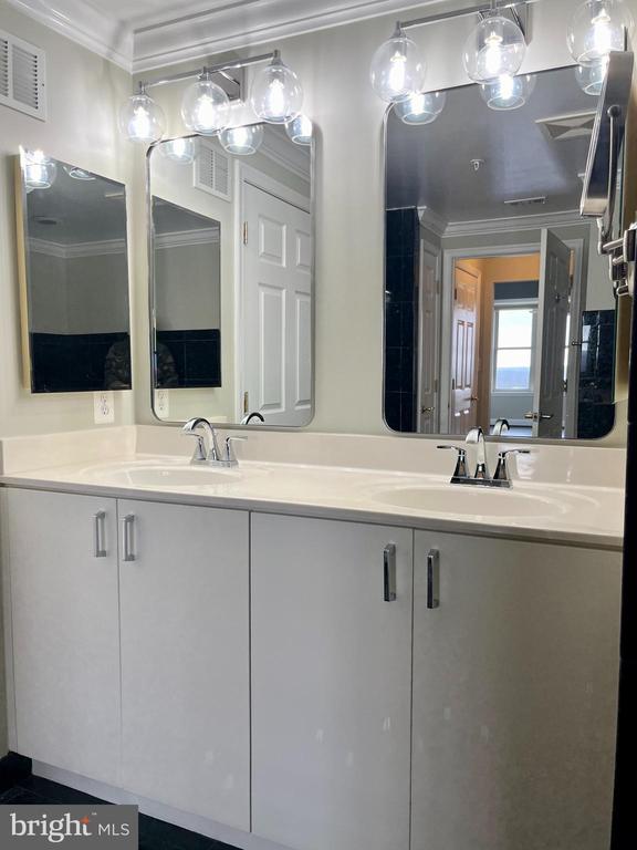 11776 STRATFORD HOUSE PLACE 1205