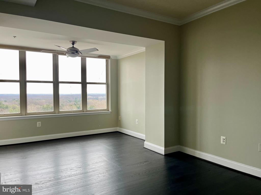 11776 STRATFORD HOUSE PLACE 1205