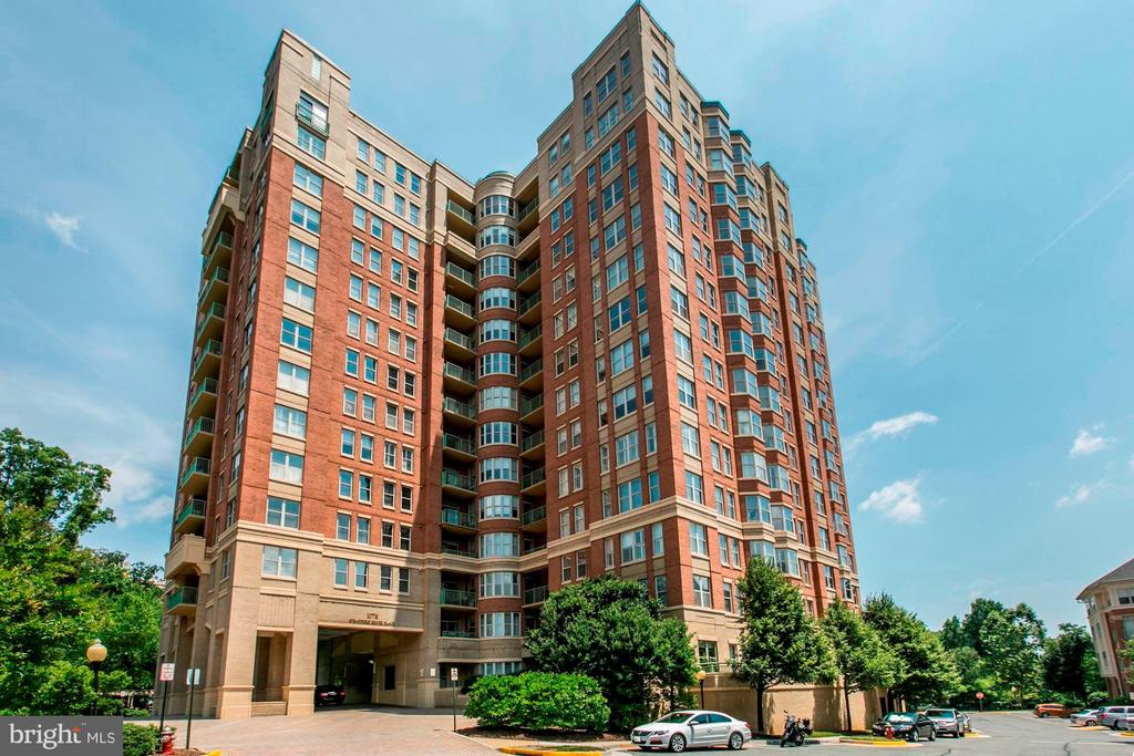 11776 STRATFORD HOUSE PLACE 1205