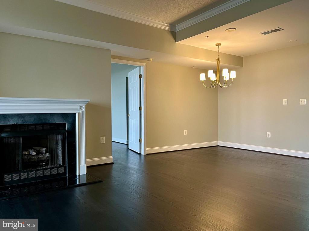 11776 STRATFORD HOUSE PLACE 1205