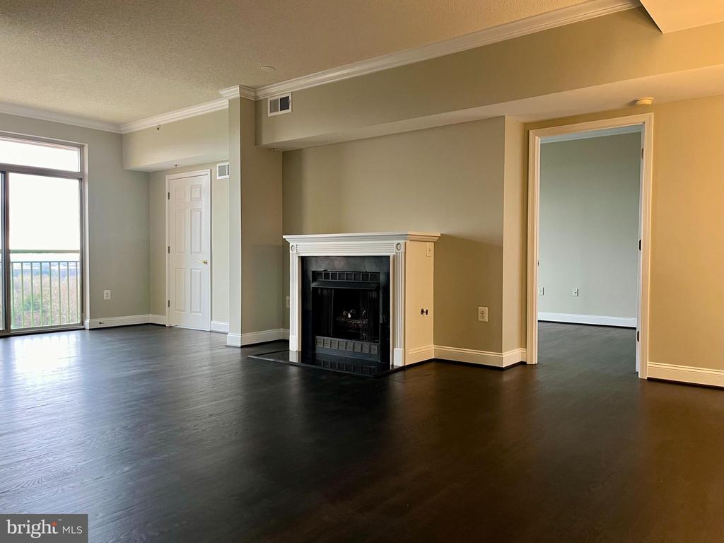 11776 STRATFORD HOUSE PLACE 1205