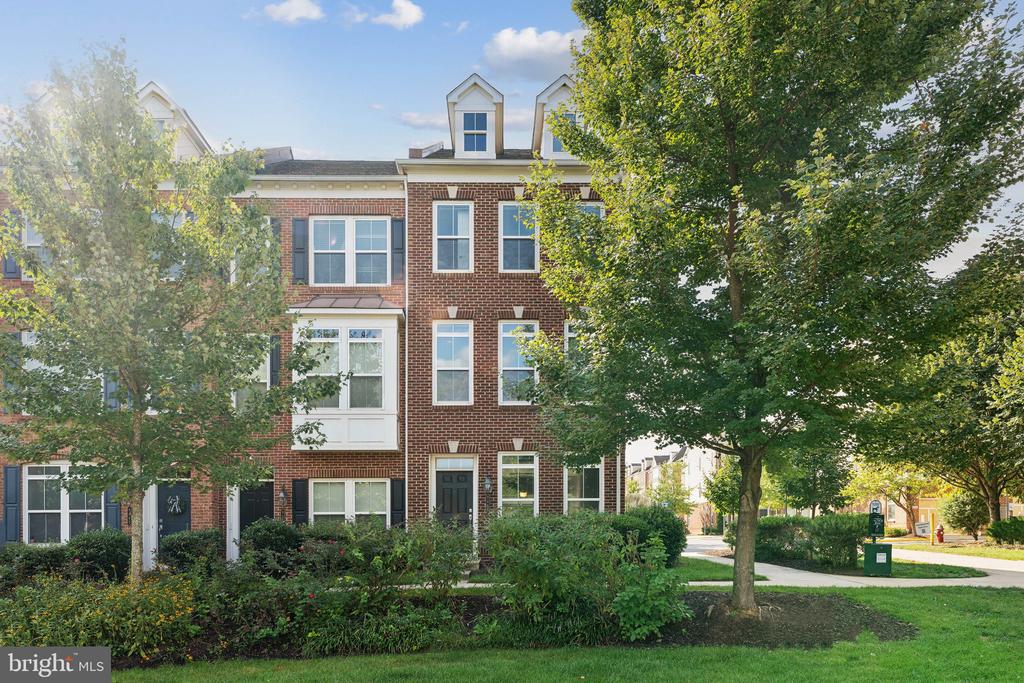 9481 CANONBURY SQUARE