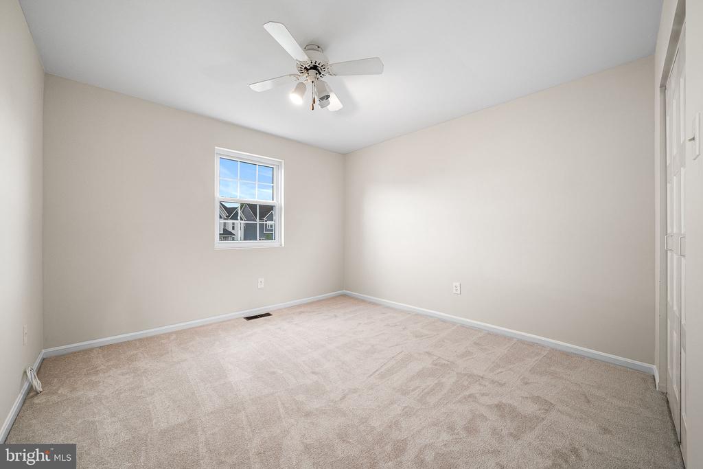 5532 MAPLEFIELD PLACE